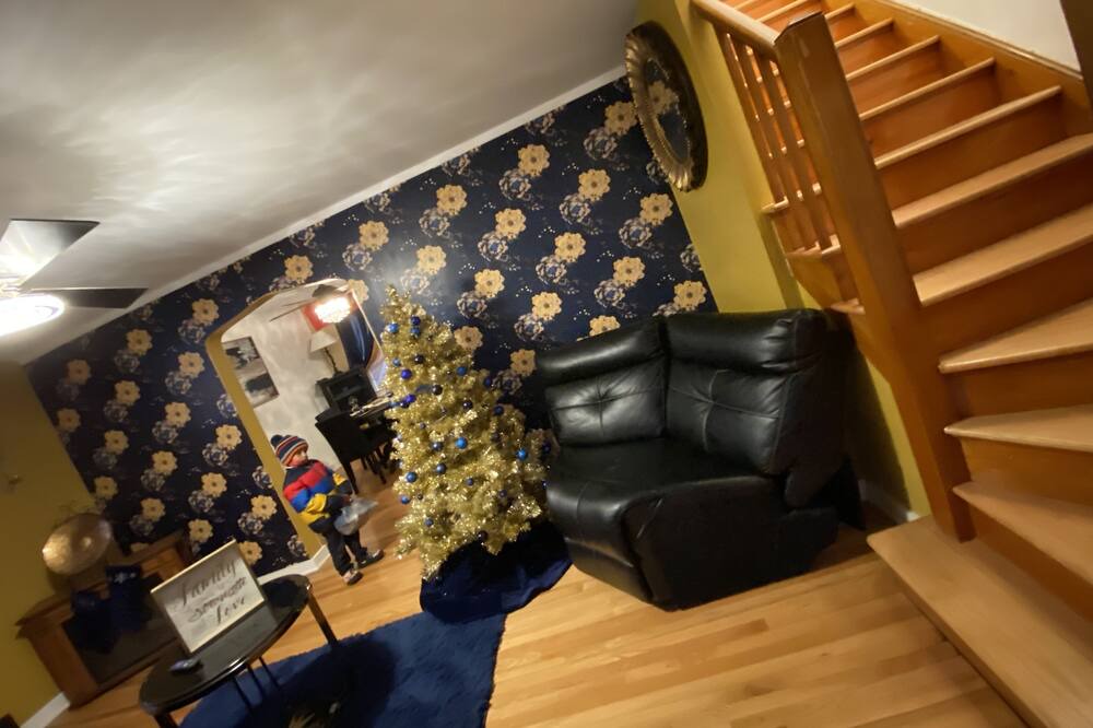 Photo of Livingroom in Calumet Park