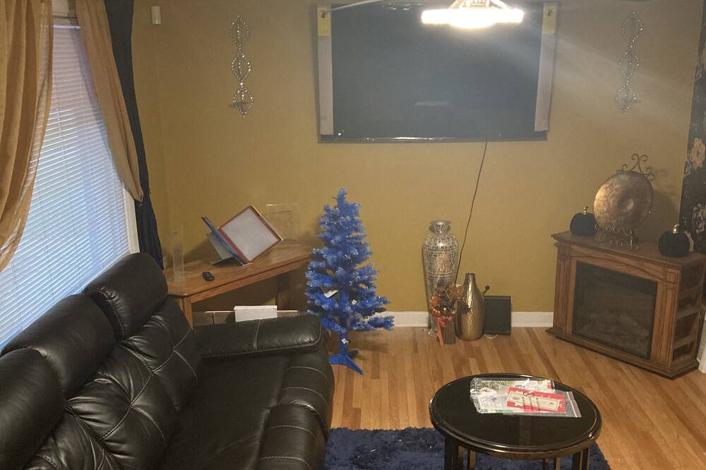Photo of Livingroom in Calumet Park