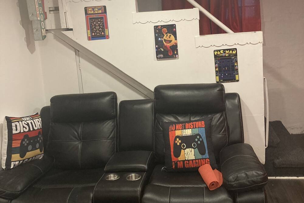 Photo of Livingroom in Calumet Park