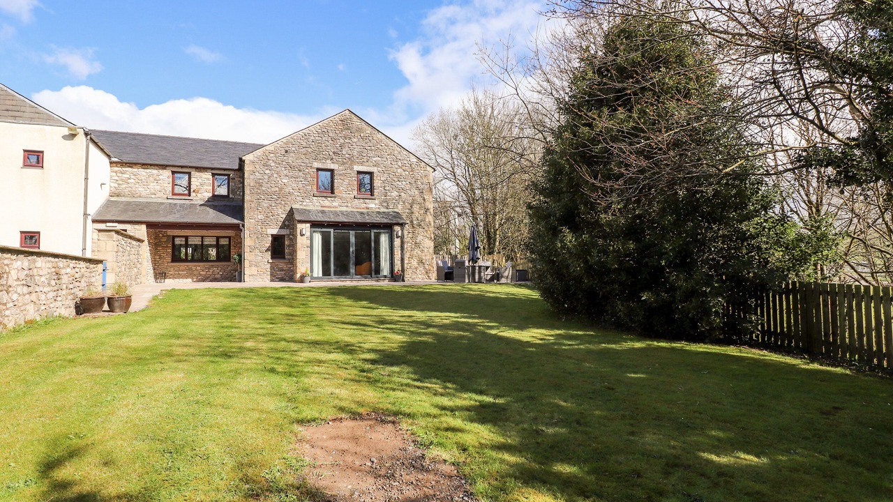 Photo of Outdoor in Crooklands