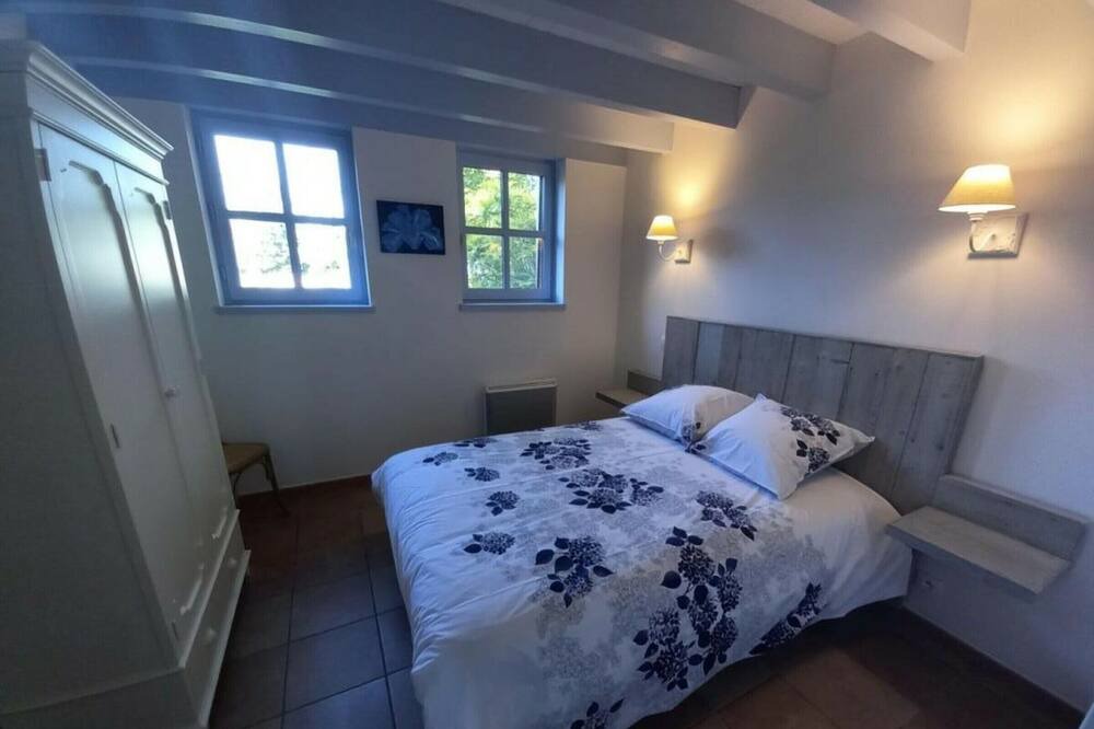 Photo of Bedroom in Belis