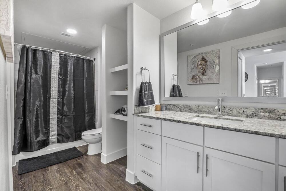 Photo of Bathroom in Legacy Park