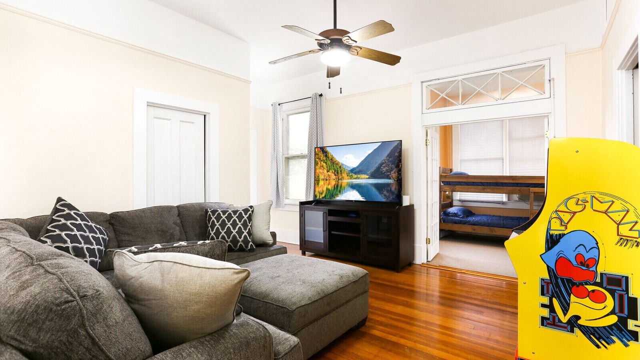 Photo of Livingroom in Midtown