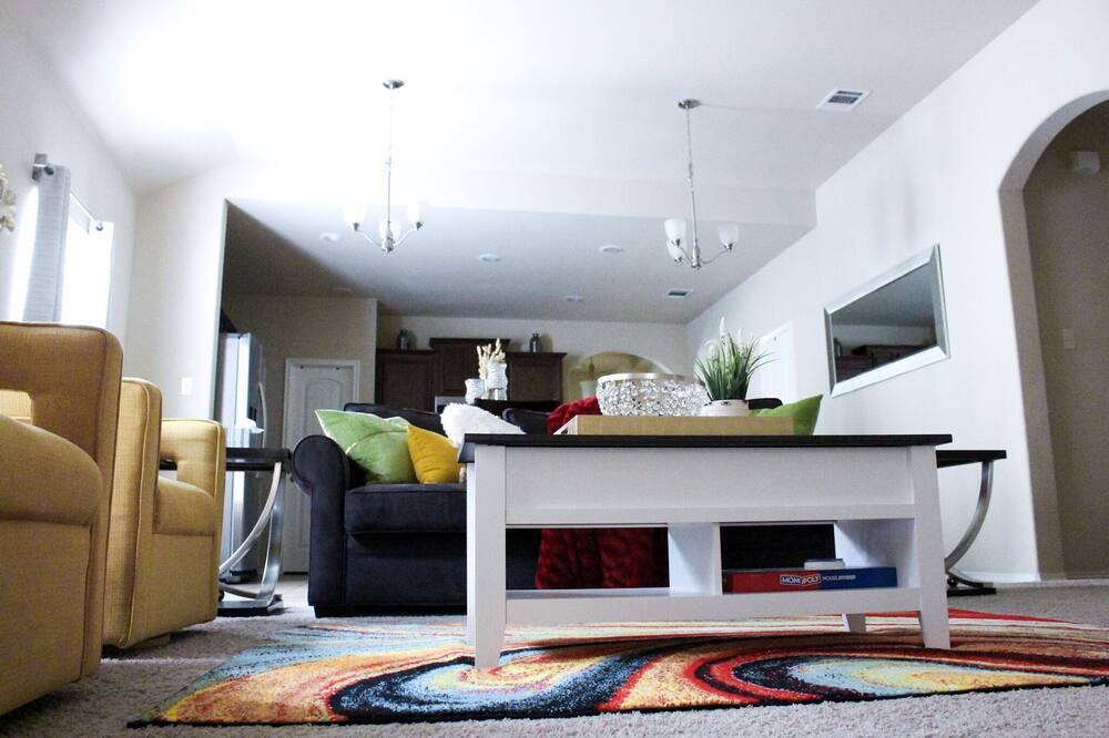 Photo of Livingroom in Lancaster