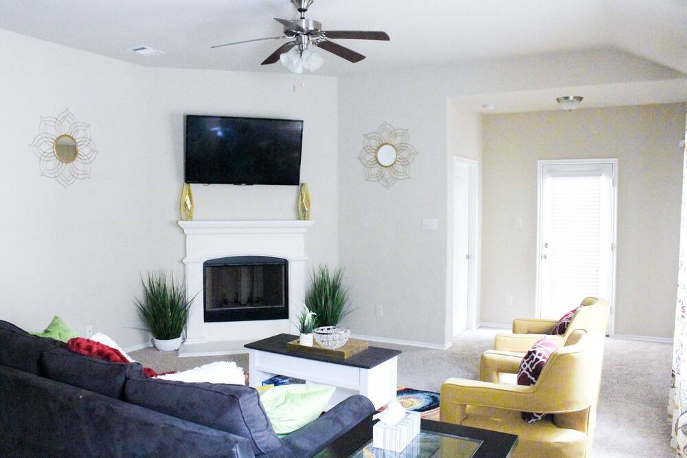 Photo of Livingroom in Lancaster