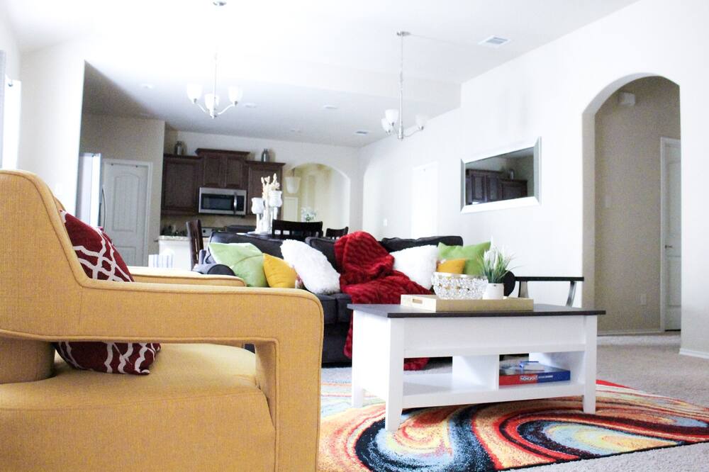 Photo of Livingroom in Lancaster