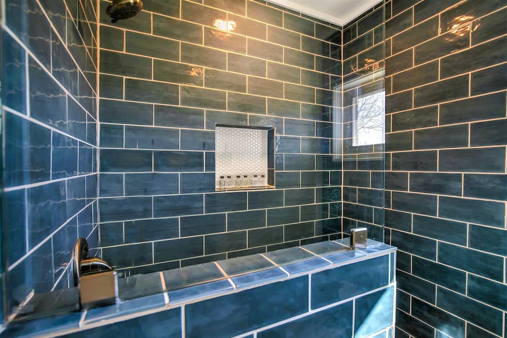 Photo of Bathroom in Albert