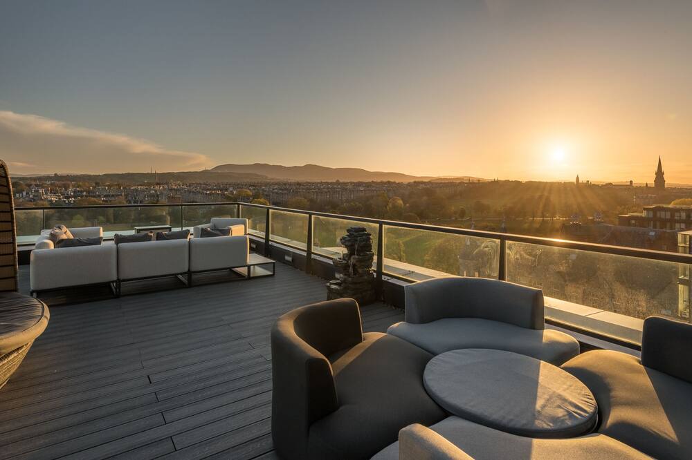 Photo of Patio Balcony in Laurieston