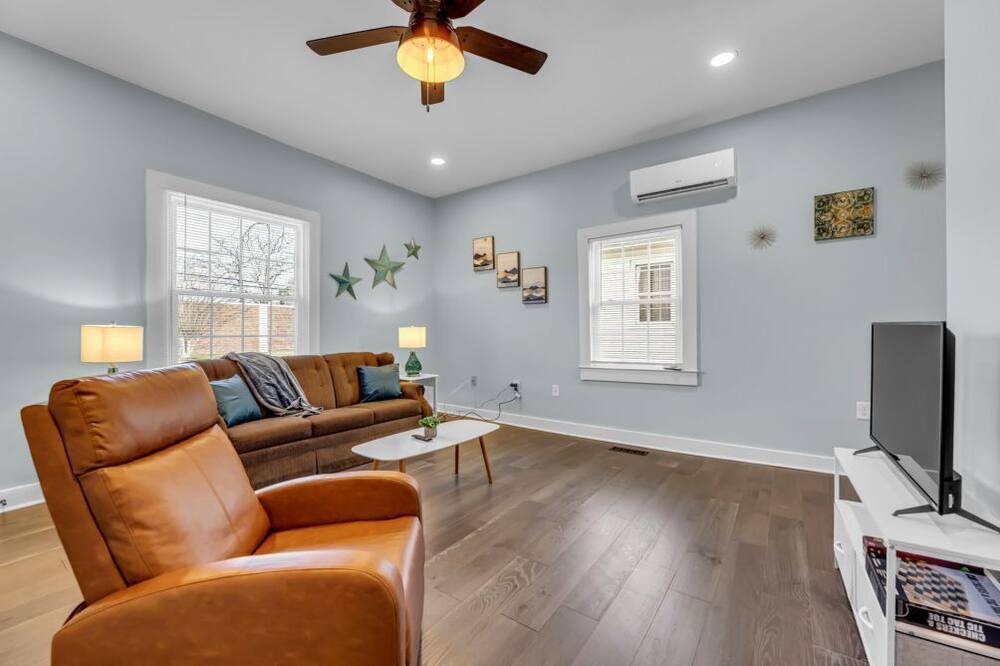 Photo of Livingroom in Downtown Greensboro