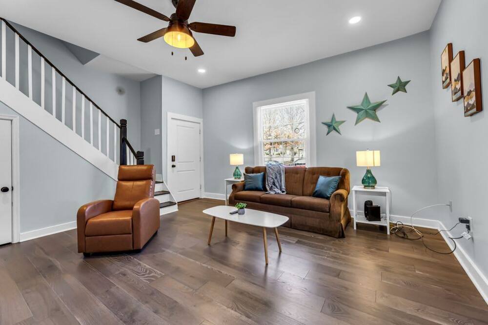 Photo of Livingroom in Downtown Greensboro