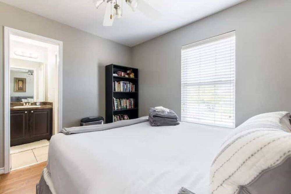 Photo of Bedroom in South Dallas - Fair Park