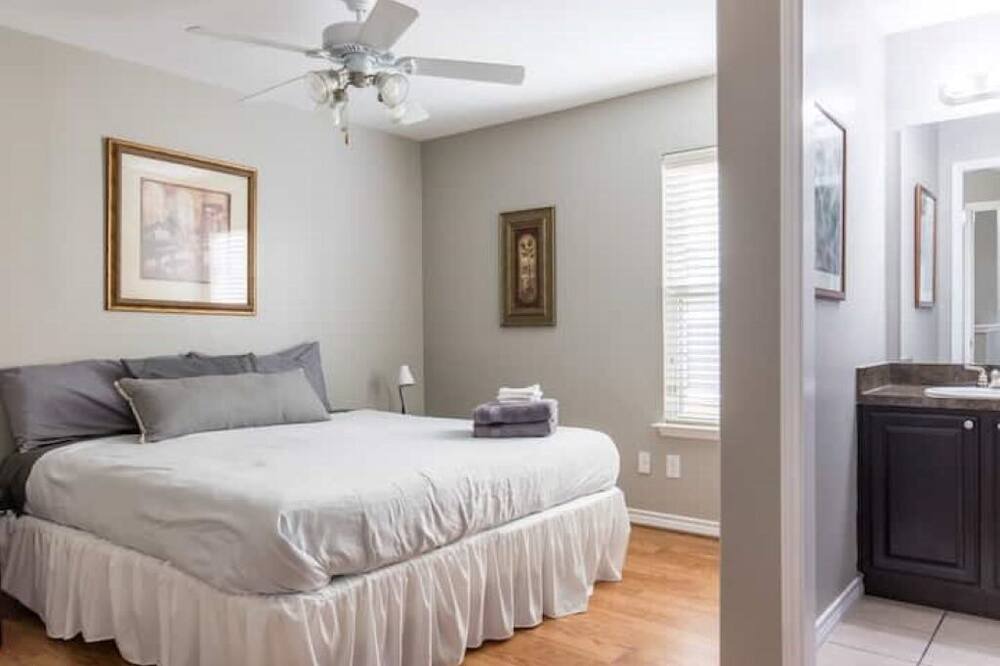 Photo of Bedroom in South Dallas - Fair Park