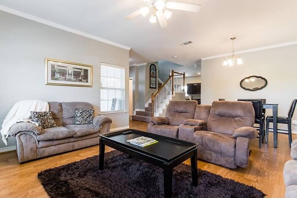 Photo of Livingroom in South Dallas - Fair Park