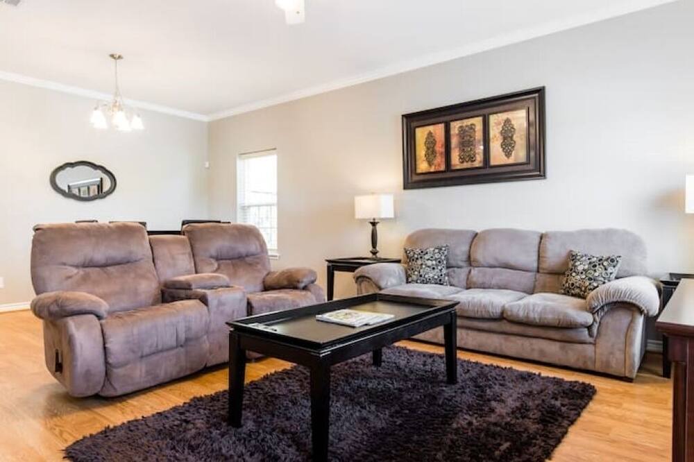 Photo of Livingroom in South Dallas - Fair Park