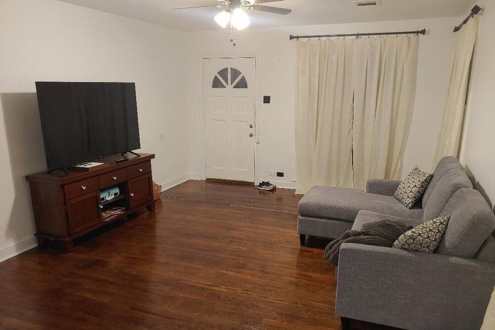 Photo of Livingroom in Gainesville