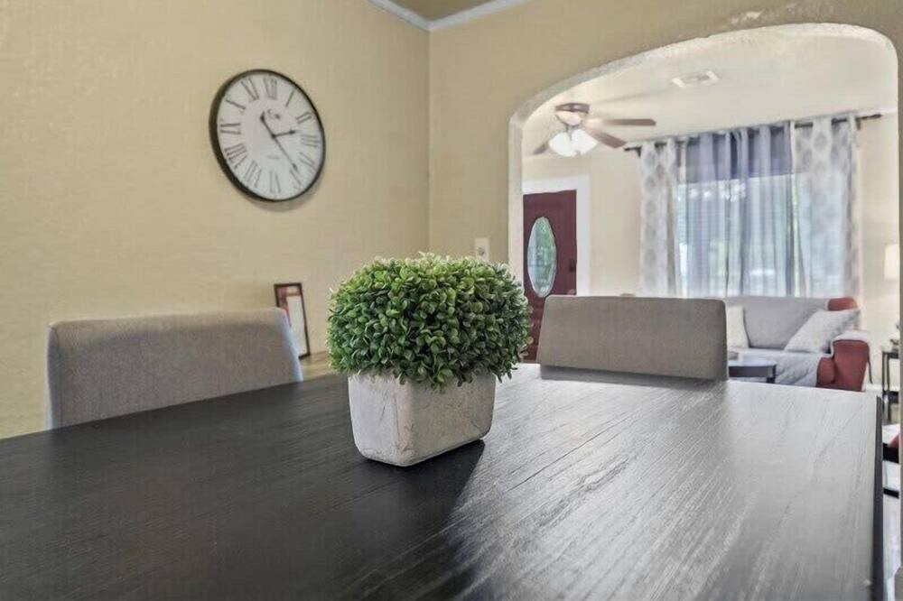 Photo of Bedroom in Sunrise Terrace