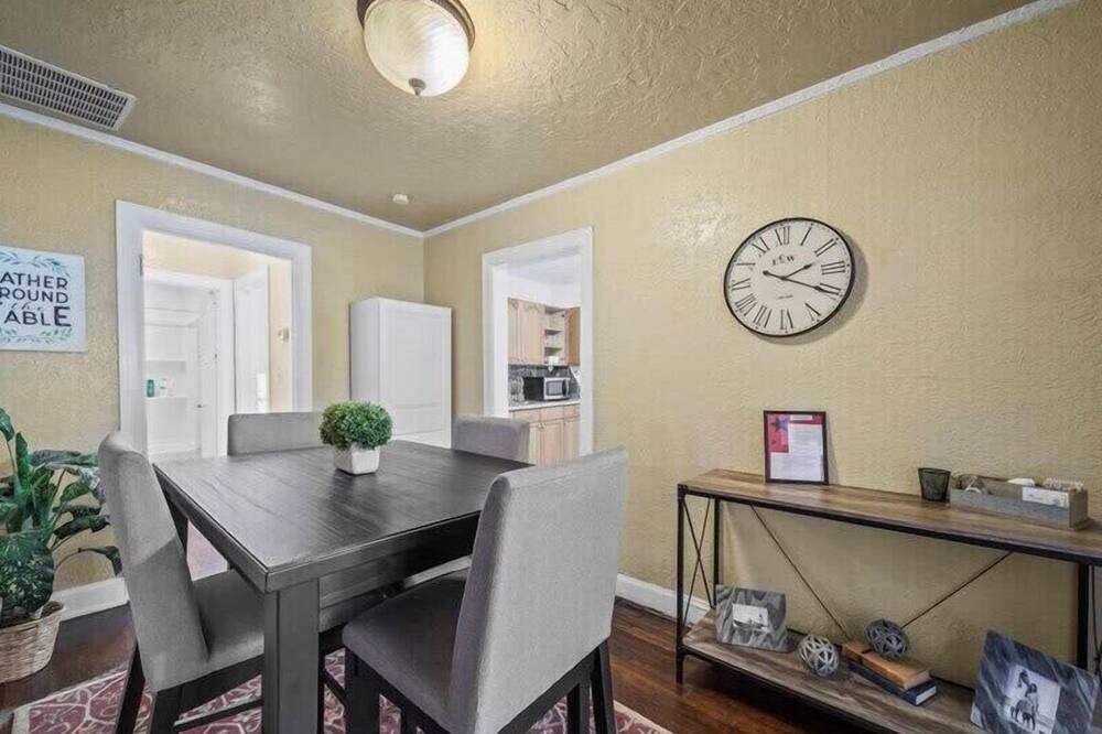 Photo of Bedroom in Sunrise Terrace