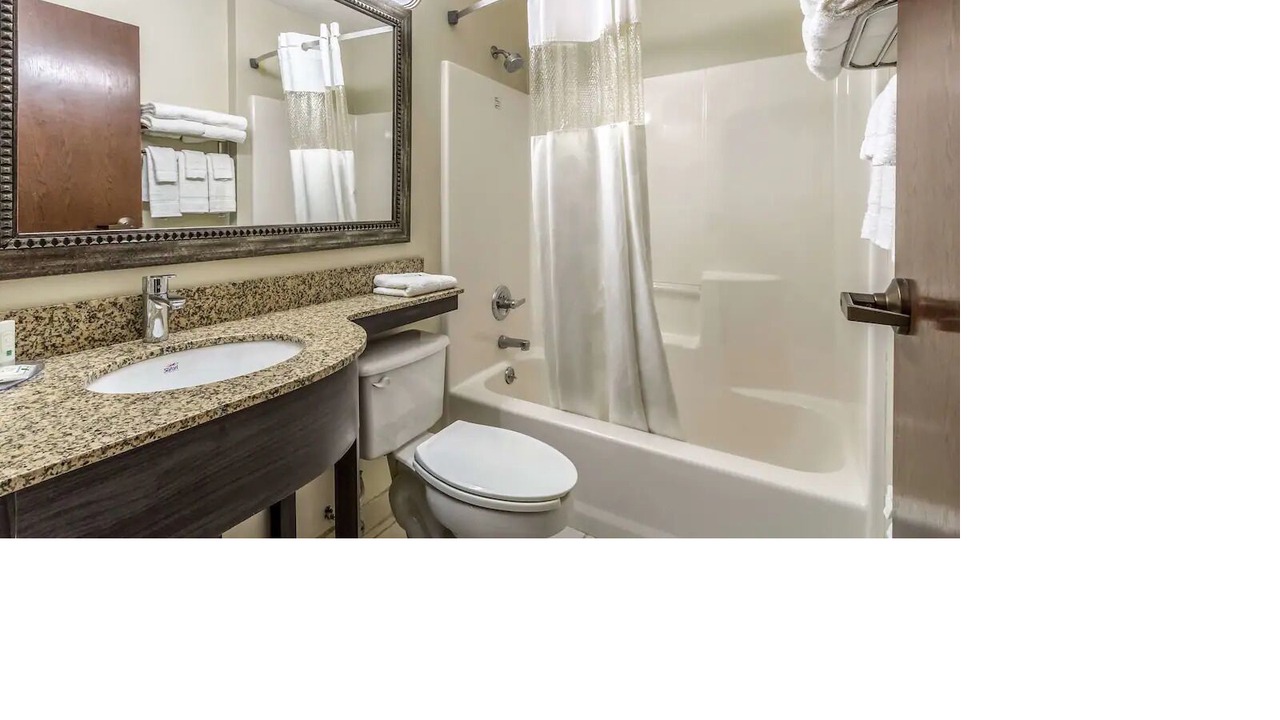 Photo of Bathroom in North Lima
