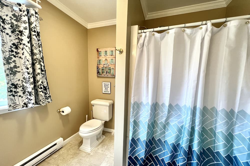 Photo of Bathroom in Lake Ariel