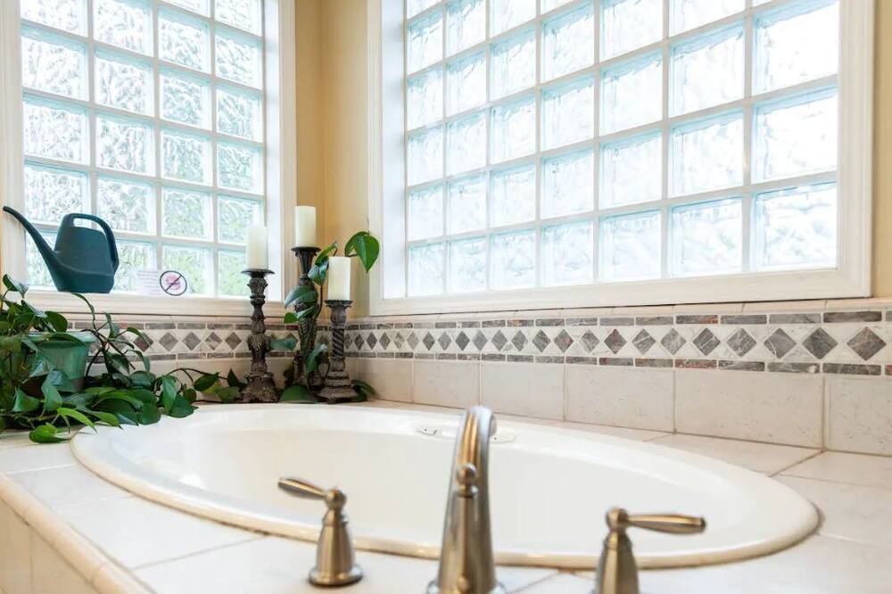 Photo of Bathroom in Orchard District