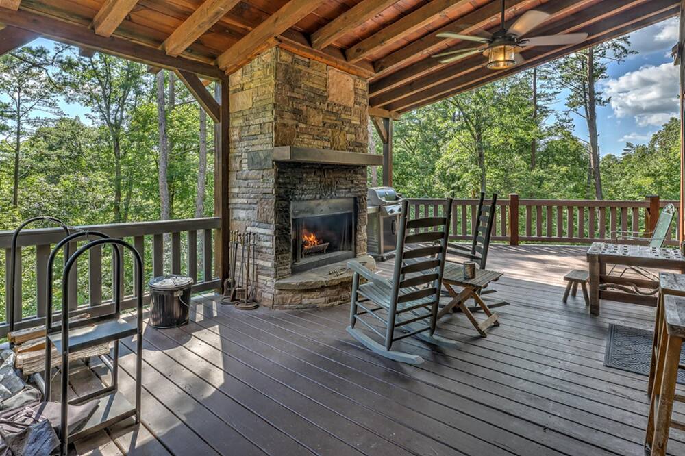 Photo of Patio Balcony in Foxfire Estates
