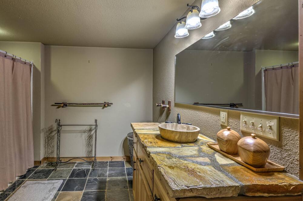 Photo of Bathroom in Foxfire Estates