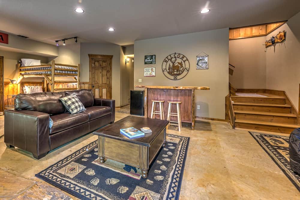 Photo of Livingroom in Foxfire Estates