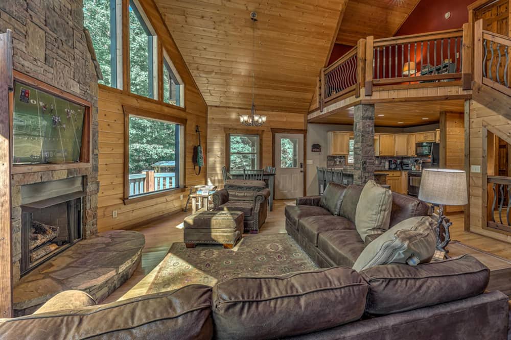 Photo of Livingroom in Foxfire Estates