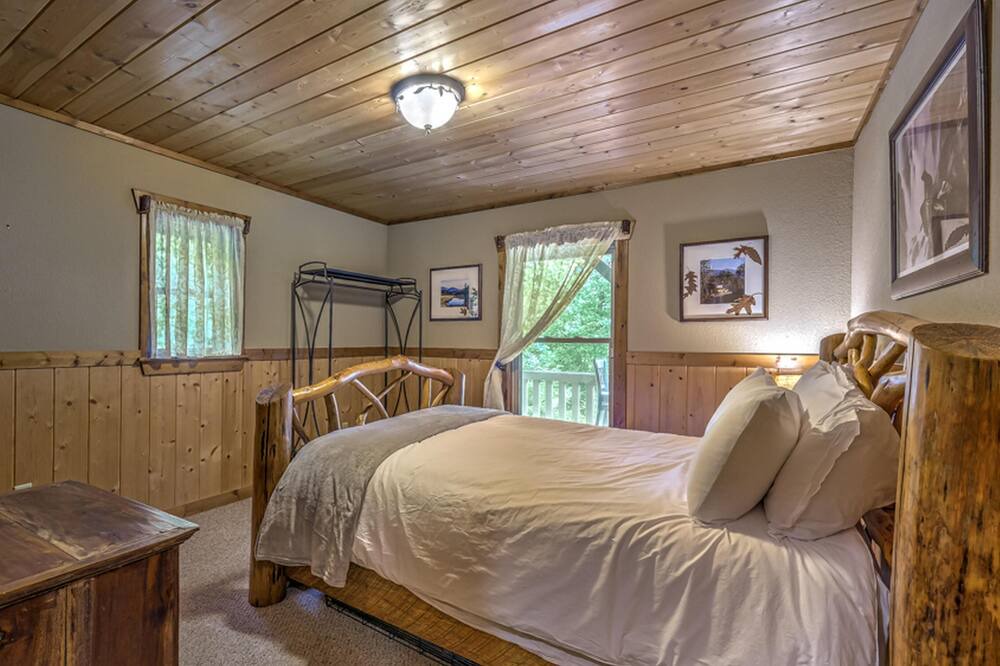 Photo of Others in Foxfire Estates