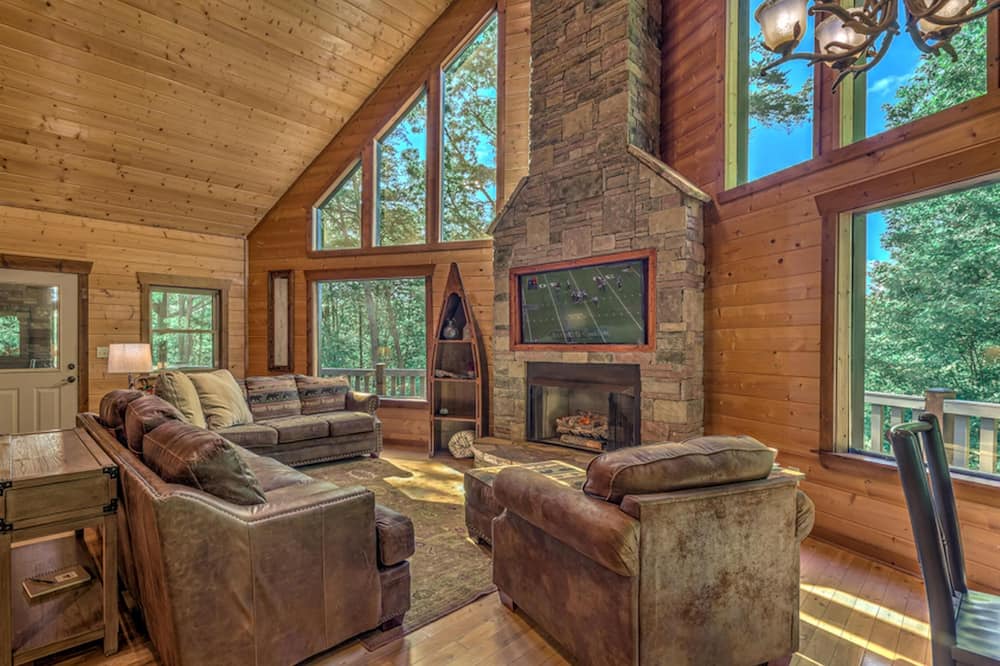 Photo of Livingroom in Foxfire Estates
