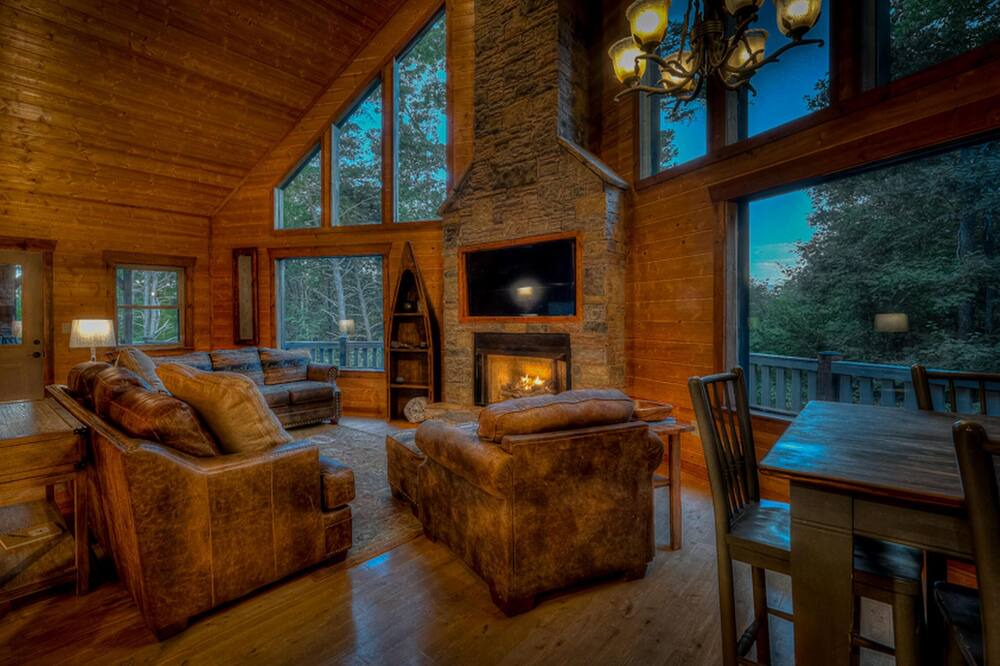 Photo of Livingroom in Foxfire Estates