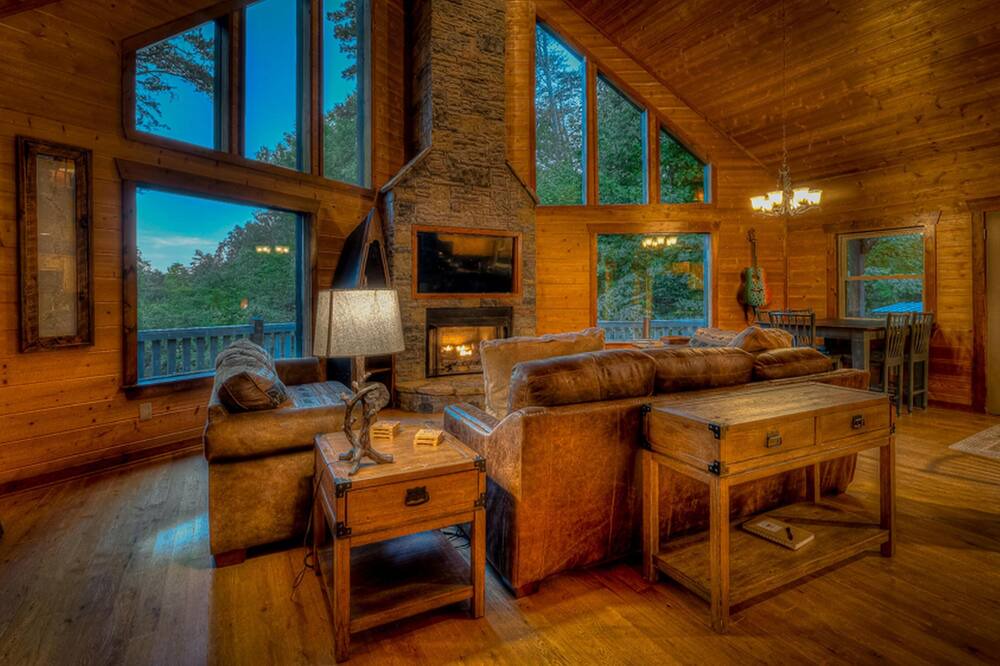 Photo of Livingroom in Foxfire Estates