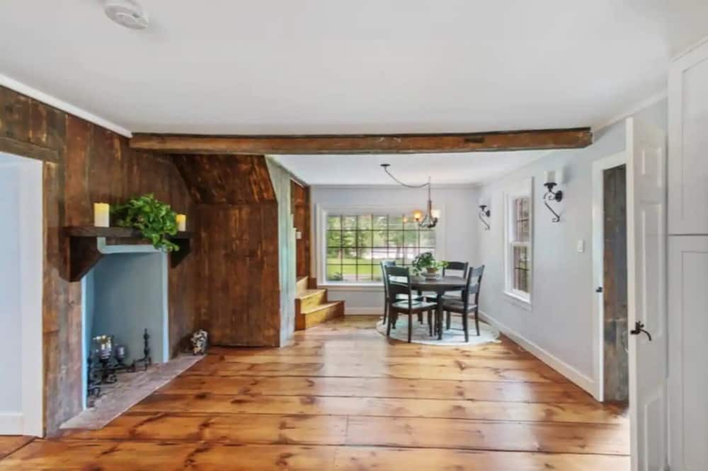 Photo of Livingroom in Bridgeton Townshp