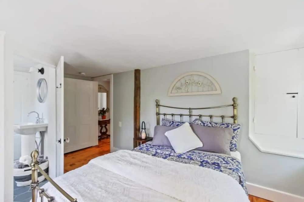 Photo of Bedroom in Bridgeton Townshp