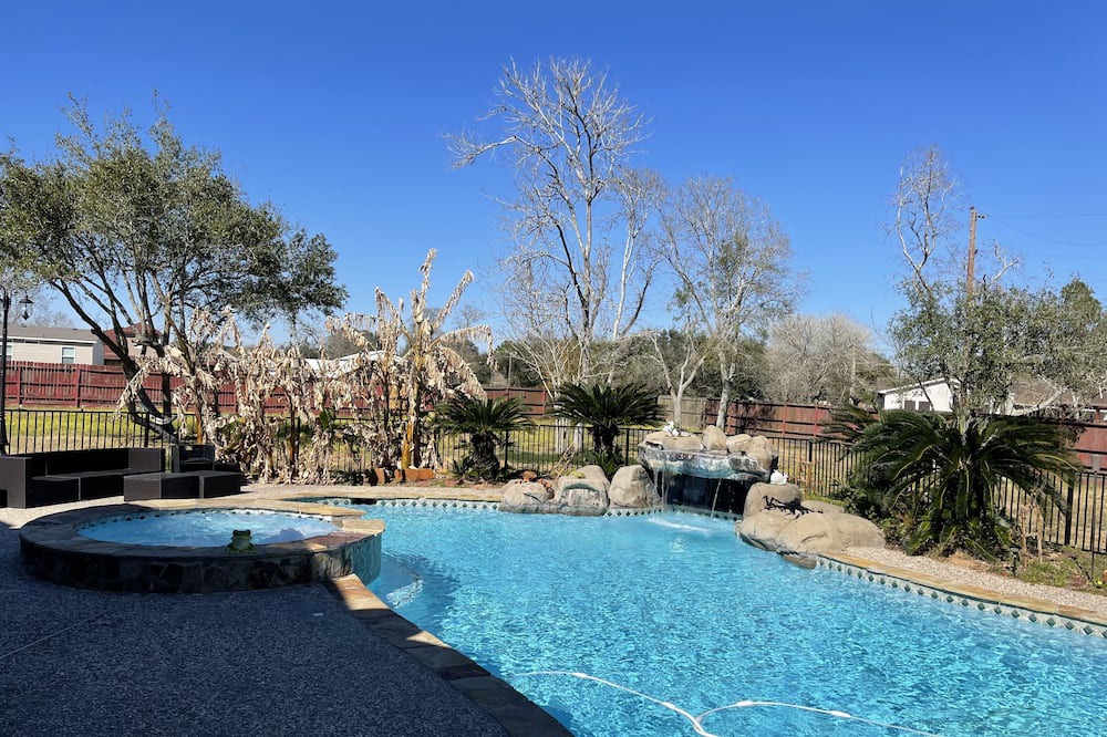 Photo of Outdoor in Alvin