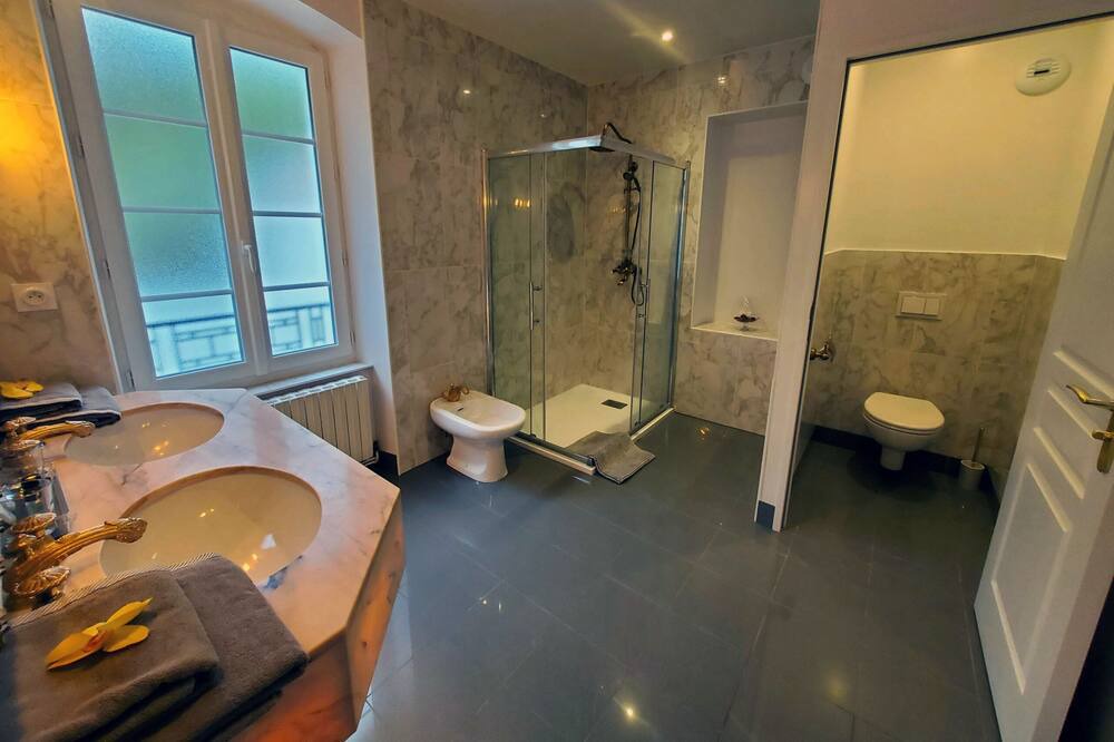 Photo of Bathroom in Aubin