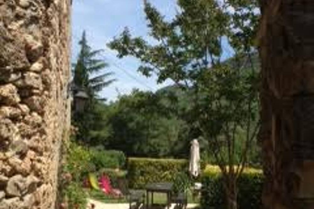 Photo of Outdoor in Saint-Julien-de-la-Nef