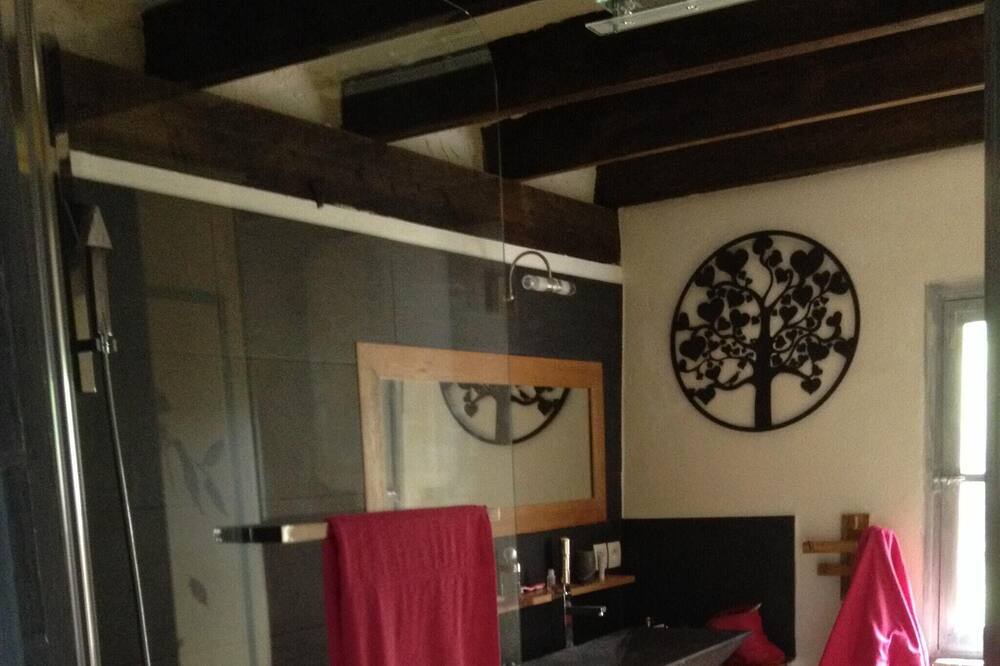 Photo of Bathroom in Saint-Julien-de-la-Nef