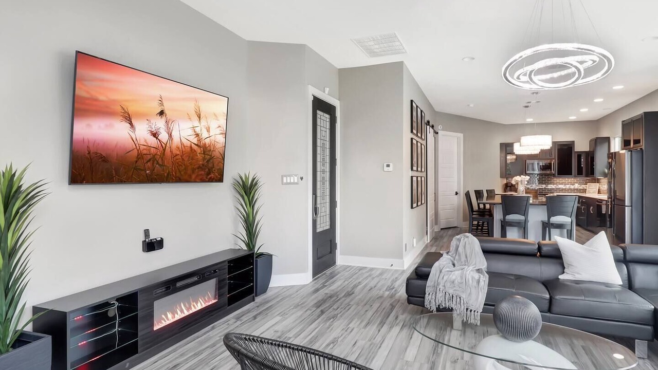 Photo of Livingroom in Five Points