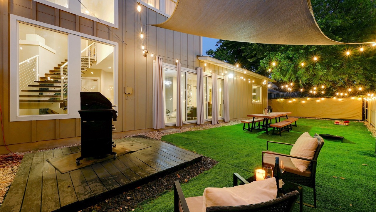 Photo of Outdoor in Five Points