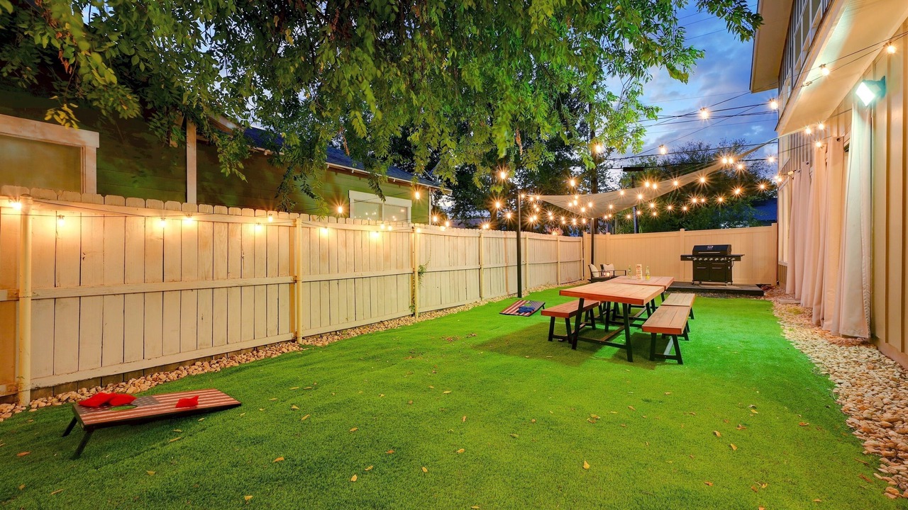 Photo of Outdoor in Five Points