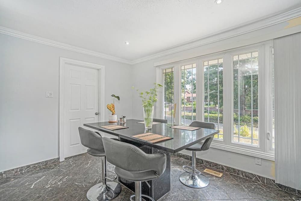 Photo of Kitchen in Aylmer