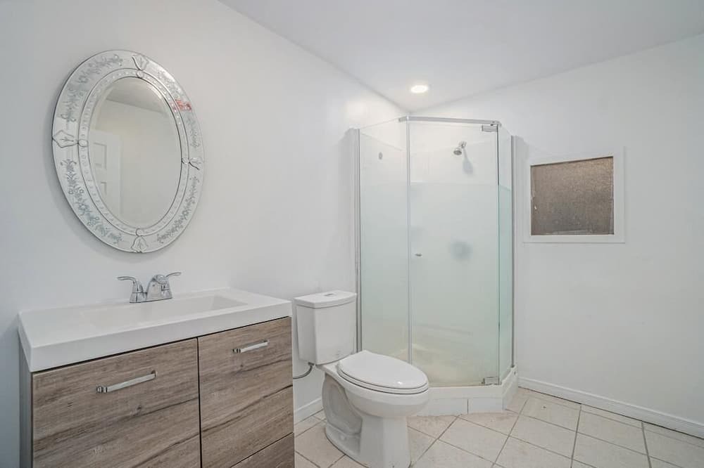 Photo of Bathroom in Aylmer
