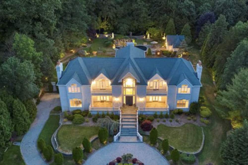 Photo of Outdoor in Saddle River