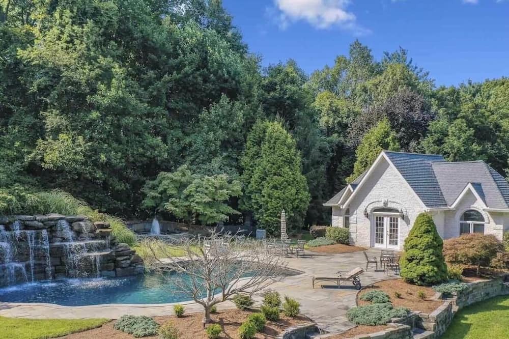 Photo of Outdoor in Saddle River