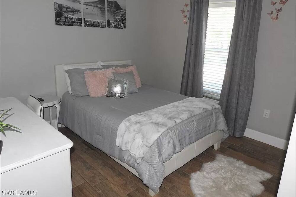 Photo of Bedroom in Buckingham