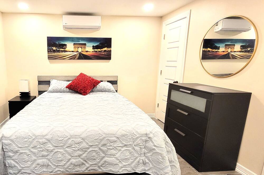 Photo of Bedroom in South Central Houston