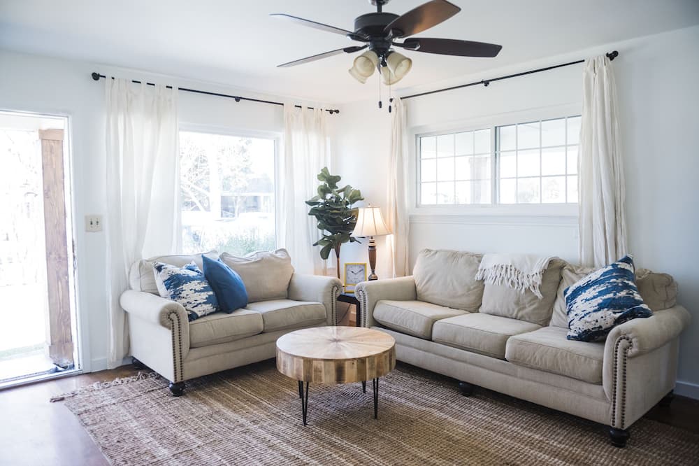 Photo of Bedroom in Forest Park