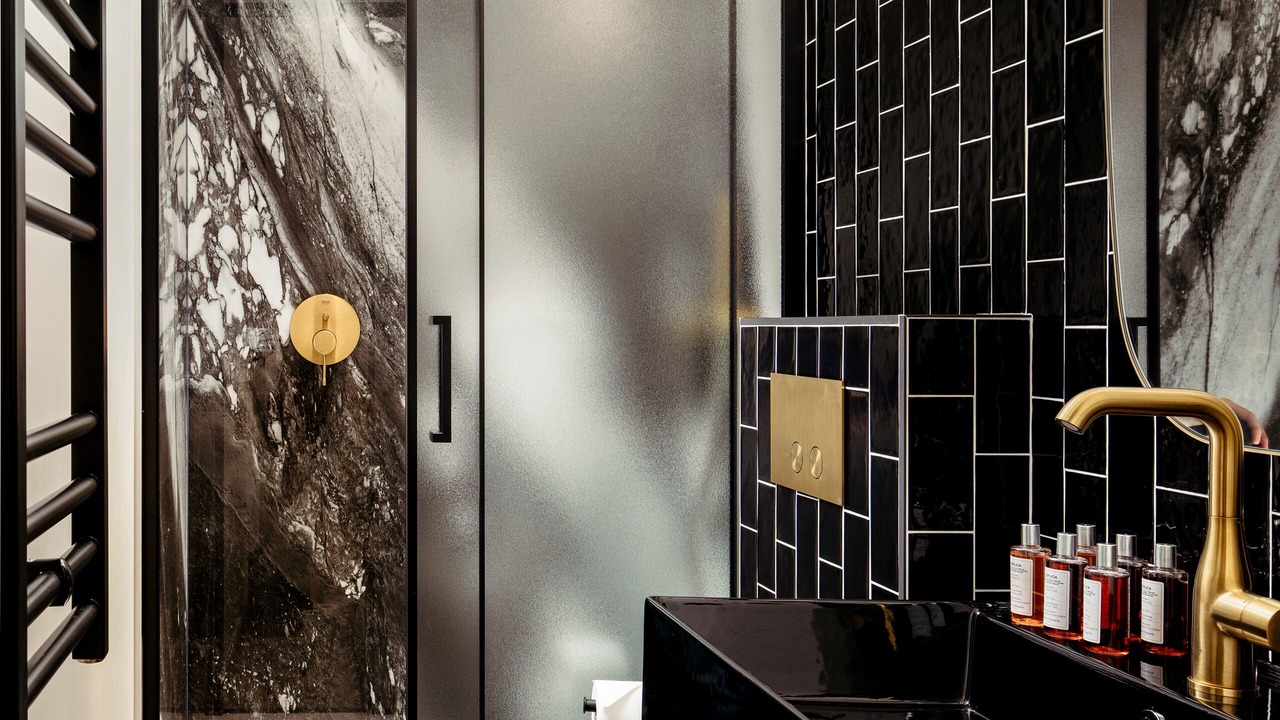 Photo of Bathroom in Quartier des Grandes-Carrieres