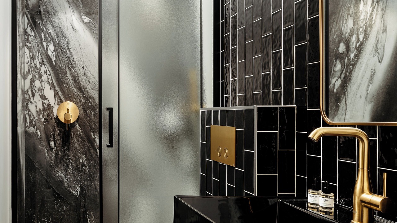 Photo of Bathroom in Quartier des Grandes-Carrieres